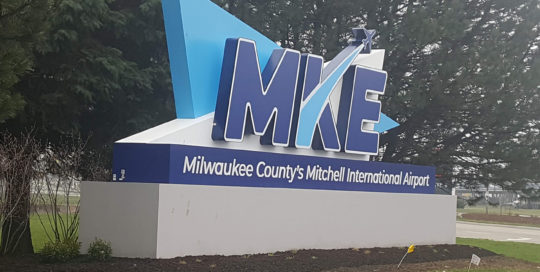 MKE-airport-signage